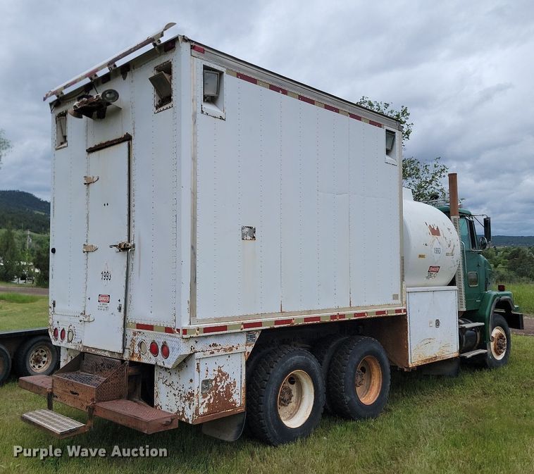 image for item NZ9917 1997 Volvo Autocar fuel / lube truck