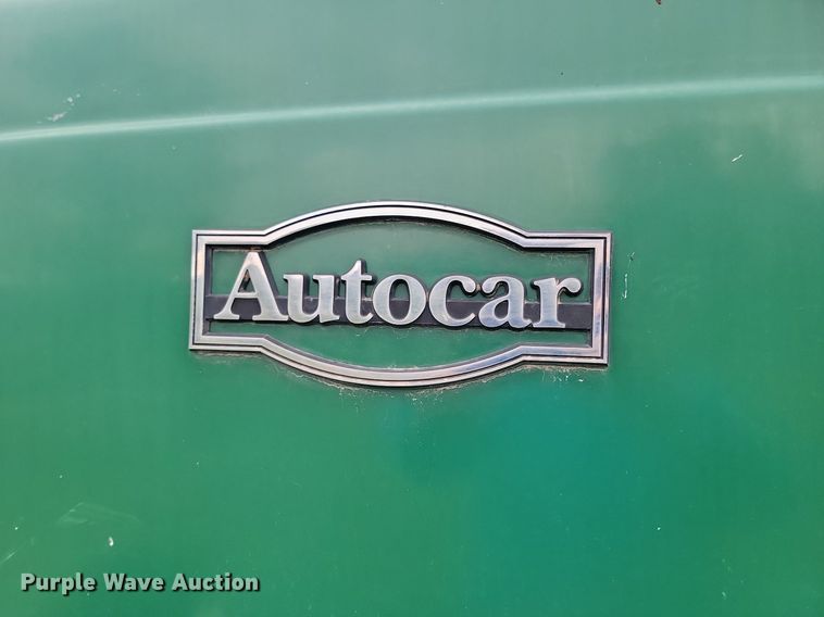 image for item NZ9917 1997 Volvo Autocar fuel / lube truck