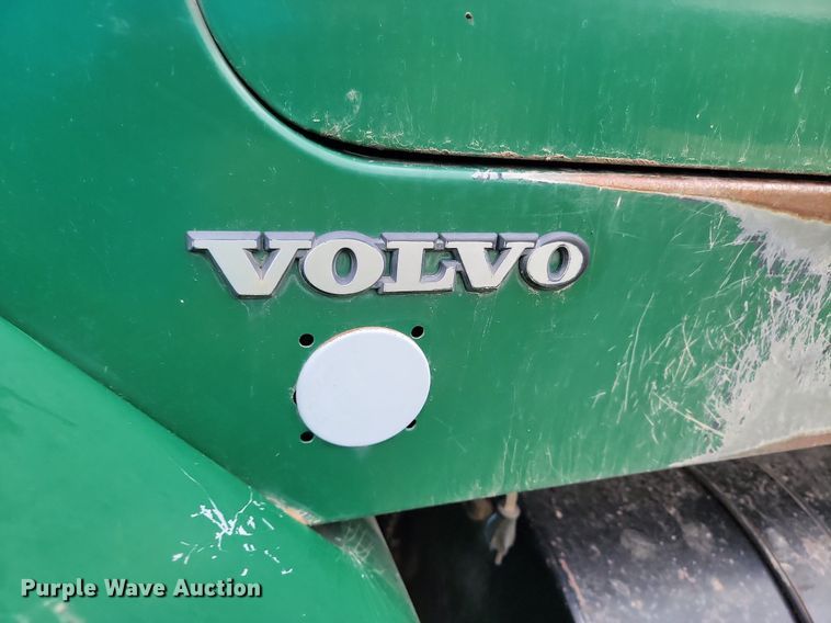 image for item NZ9917 1997 Volvo Autocar fuel / lube truck