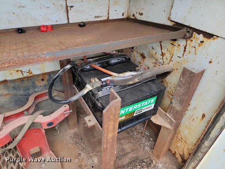 image for item NZ9917 1997 Volvo Autocar fuel / lube truck