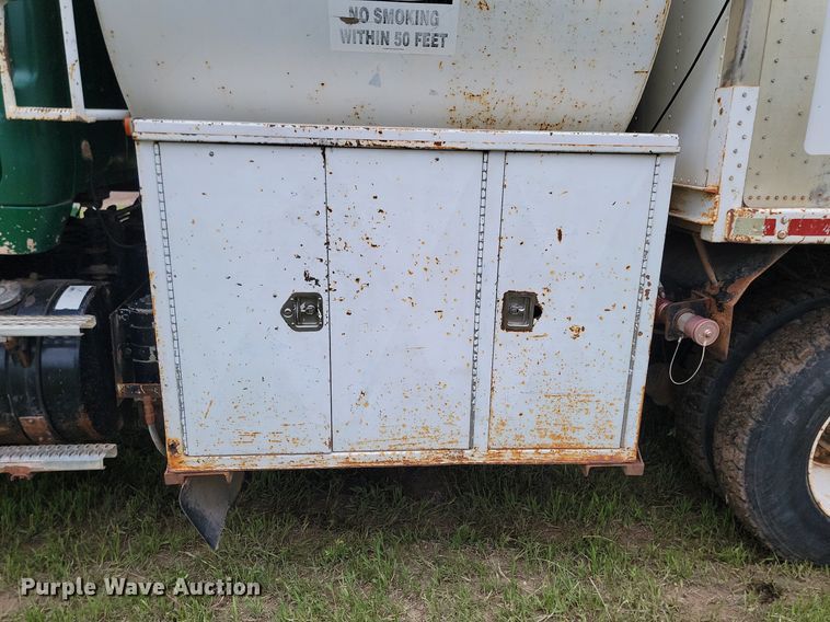 image for item NZ9917 1997 Volvo Autocar fuel / lube truck