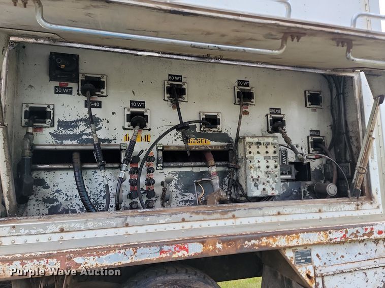 image for item NZ9917 1997 Volvo Autocar fuel / lube truck