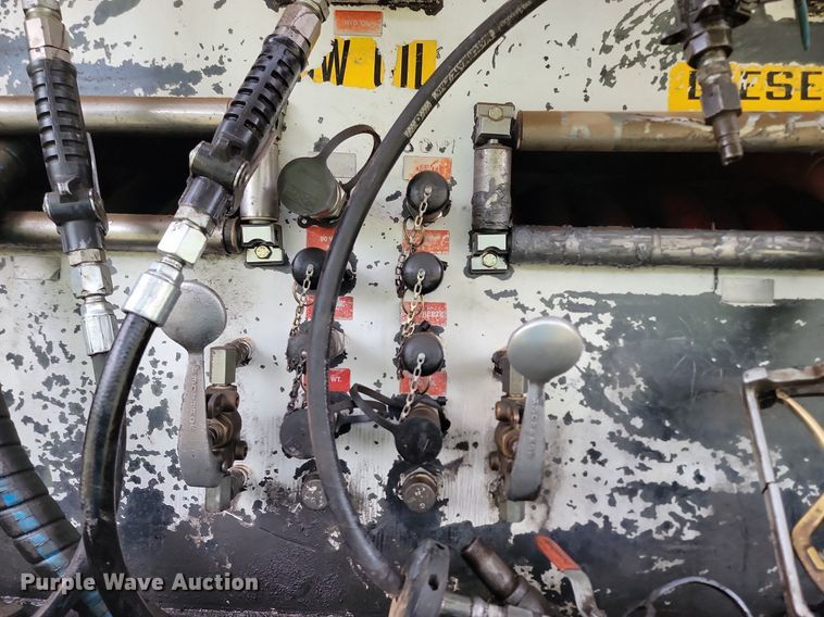 image for item NZ9917 1997 Volvo Autocar fuel / lube truck