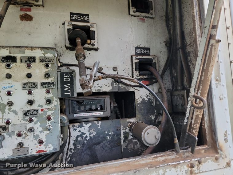 image for item NZ9917 1997 Volvo Autocar fuel / lube truck