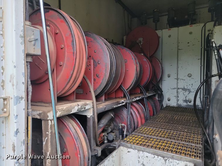 image for item NZ9917 1997 Volvo Autocar fuel / lube truck