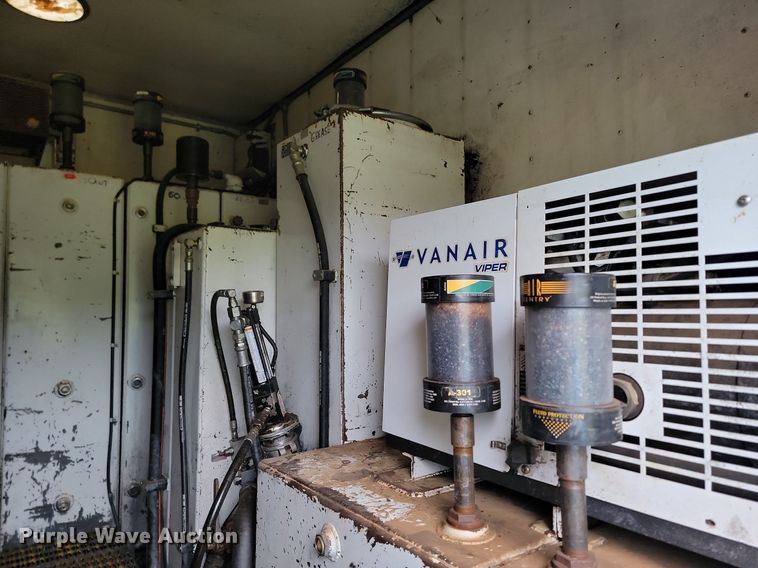 image for item NZ9917 1997 Volvo Autocar fuel / lube truck