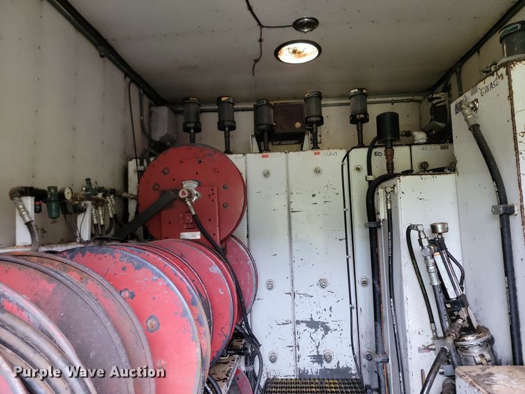 image for item NZ9917 1997 Volvo Autocar fuel / lube truck