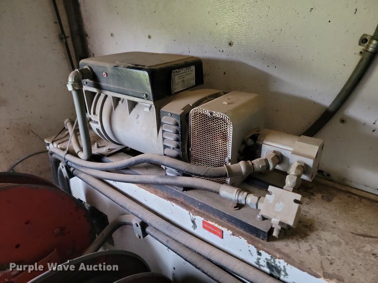 image for item NZ9917 1997 Volvo Autocar fuel / lube truck