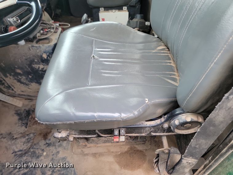 image for item NZ9917 1997 Volvo Autocar fuel / lube truck