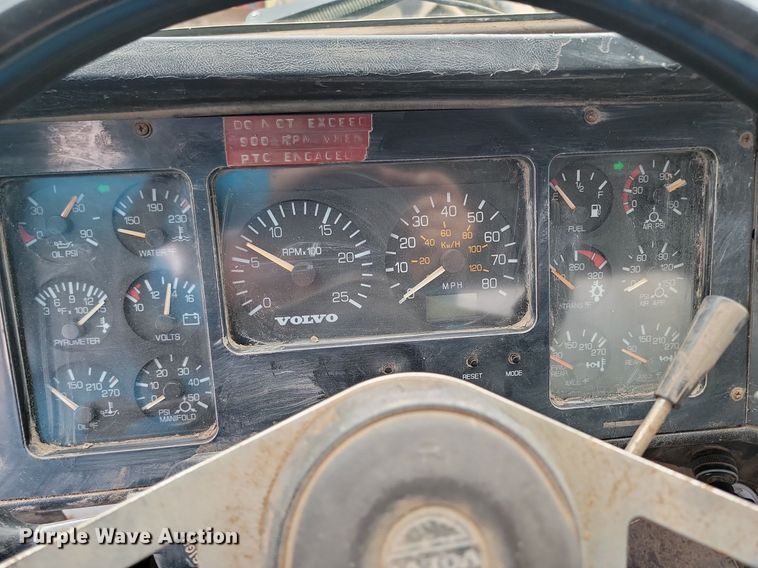 image for item NZ9917 1997 Volvo Autocar fuel / lube truck