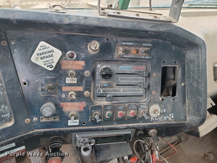 image for item NZ9917 1997 Volvo Autocar fuel / lube truck