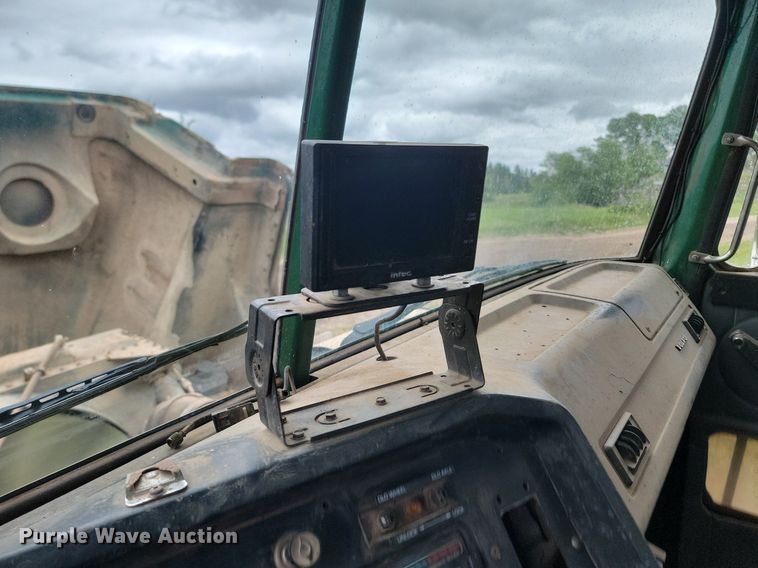 image for item NZ9917 1997 Volvo Autocar fuel / lube truck