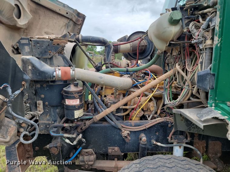 image for item NZ9917 1997 Volvo Autocar fuel / lube truck