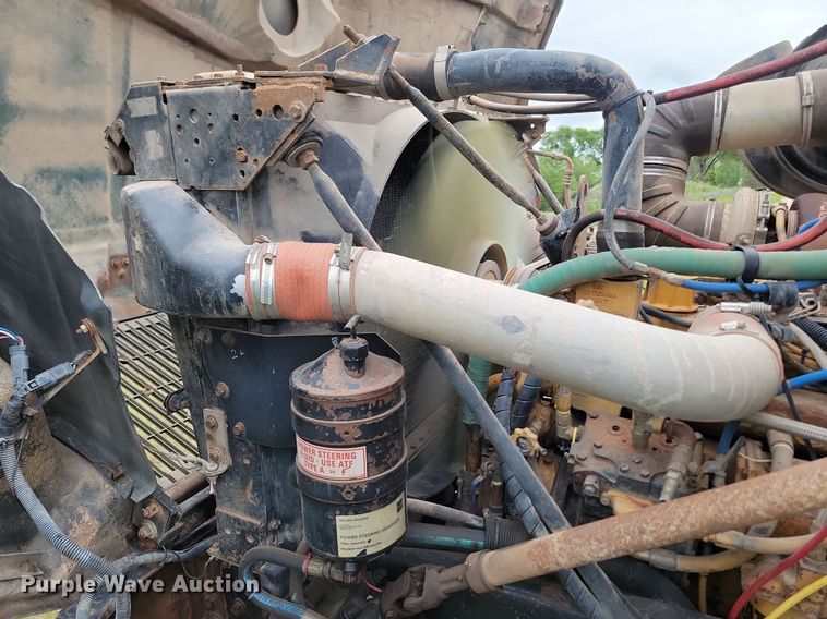 image for item NZ9917 1997 Volvo Autocar fuel / lube truck