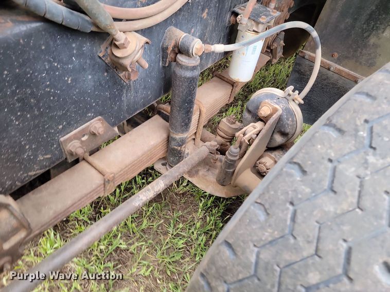 image for item NZ9917 1997 Volvo Autocar fuel / lube truck