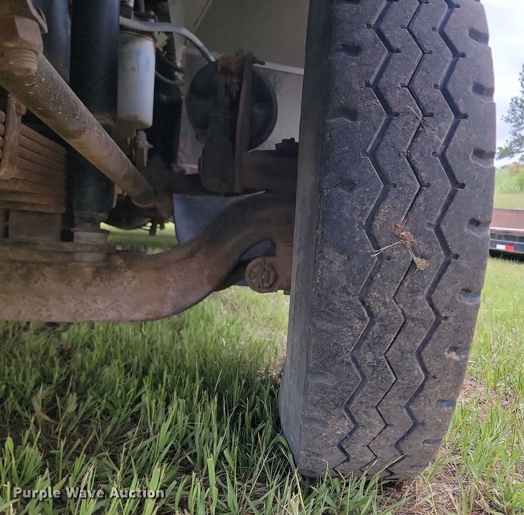 image for item NZ9917 1997 Volvo Autocar fuel / lube truck