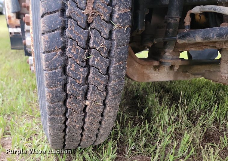 image for item NZ9917 1997 Volvo Autocar fuel / lube truck