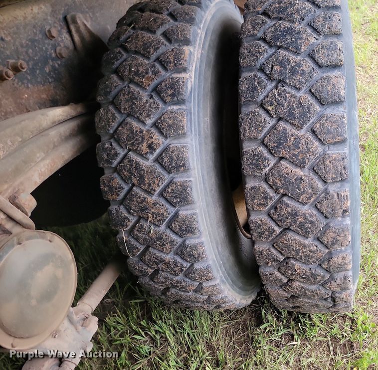 image for item NZ9917 1997 Volvo Autocar fuel / lube truck