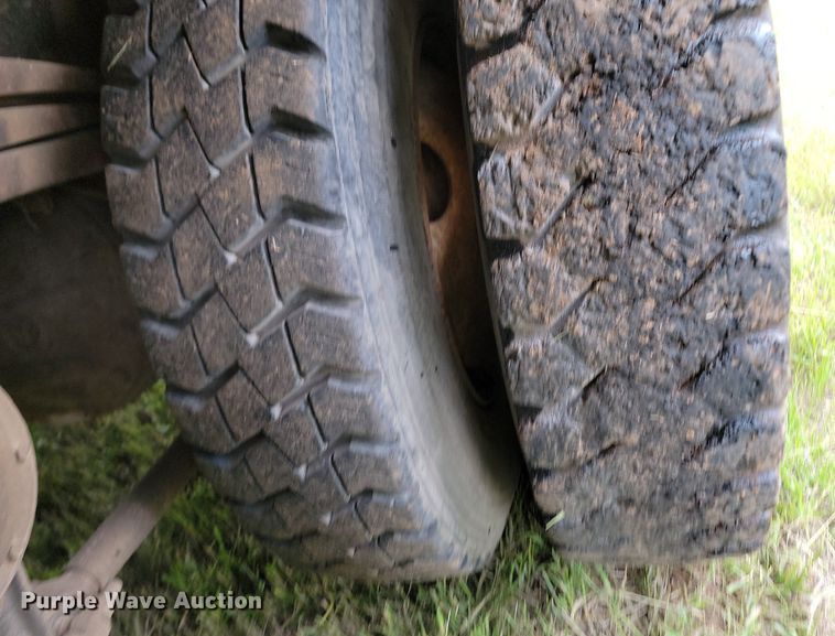 image for item NZ9917 1997 Volvo Autocar fuel / lube truck