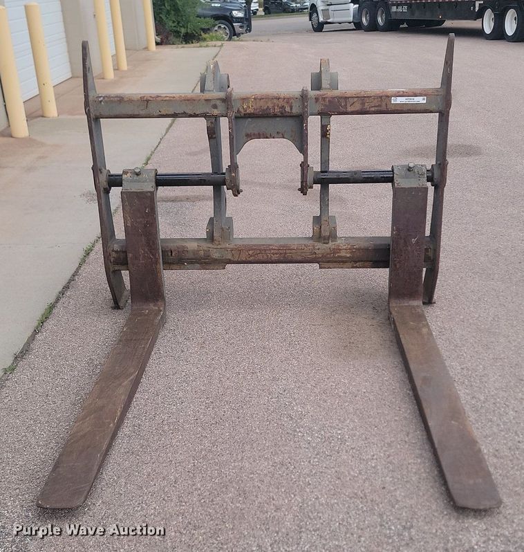 image for item NZ9918 JRB 5' L forks