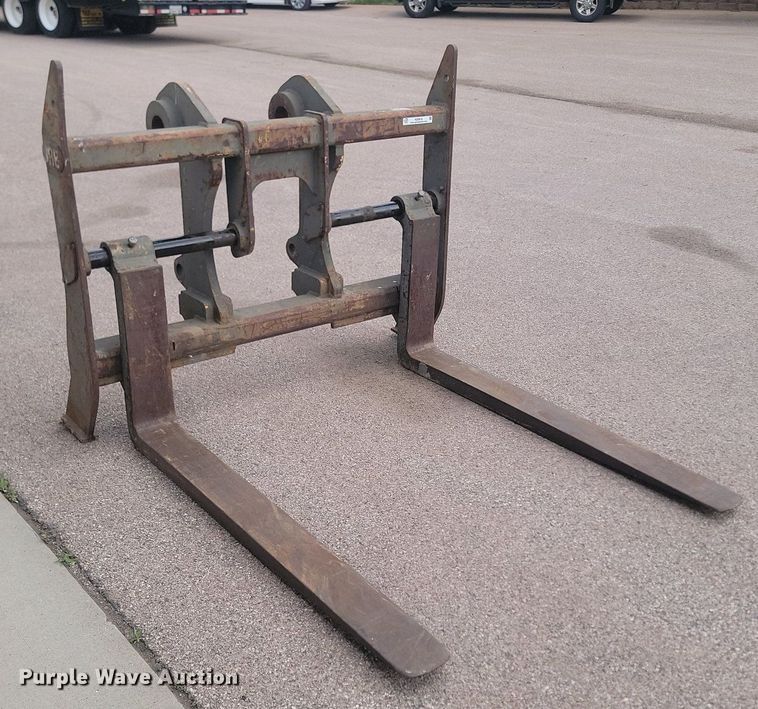 image for item NZ9918 JRB 5' L forks