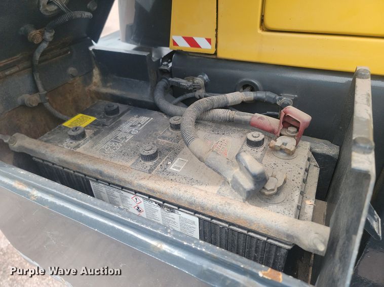 image for item NZ9920 2005 Komatsu  WA320 wheel loader