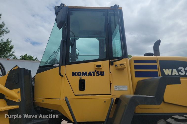image for item NZ9920 2005 Komatsu  WA320 wheel loader