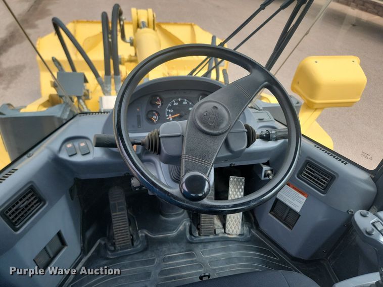 image for item NZ9920 2005 Komatsu  WA320 wheel loader