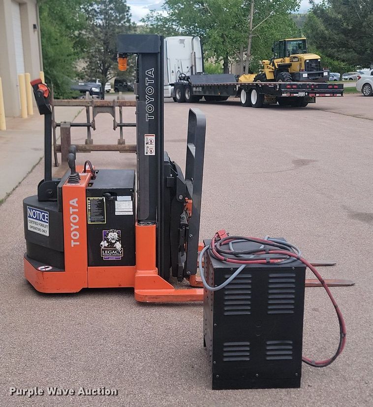 image for item NZ9922 Toyota 6BWR15 order picker