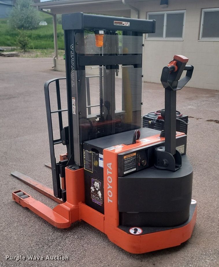 image for item NZ9922 Toyota 6BWR15 order picker