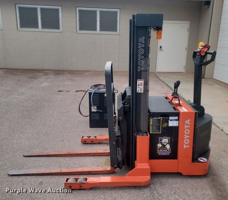 image for item NZ9922 Toyota 6BWR15 order picker