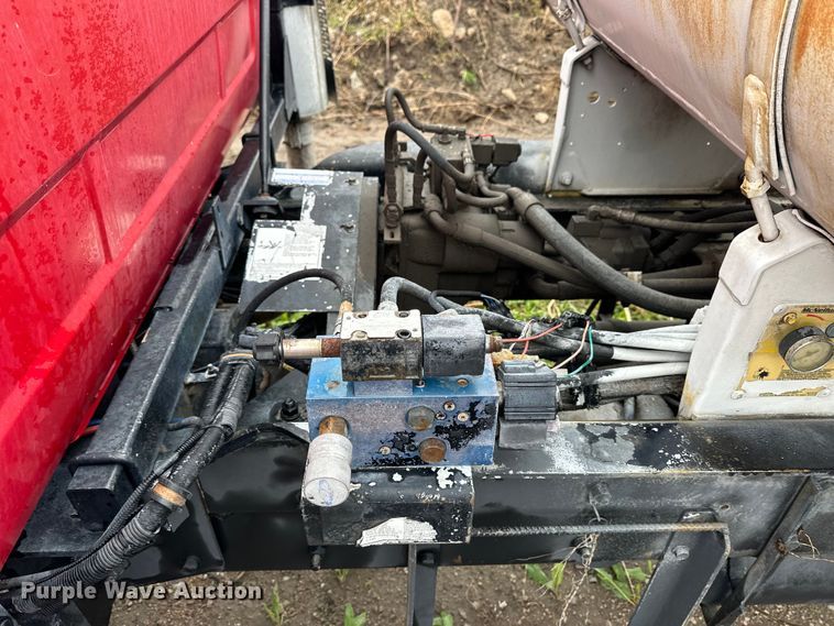 image for item OE9178 2001 Mack RD690S ready mix truck