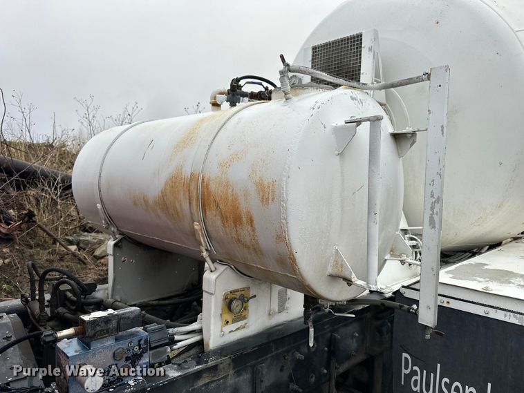 image for item OE9178 2001 Mack RD690S ready mix truck