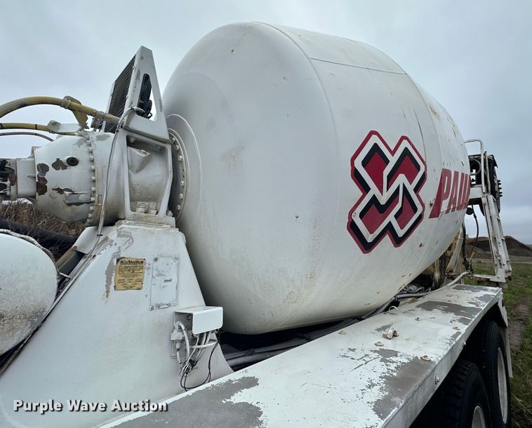 image for item OE9178 2001 Mack RD690S ready mix truck