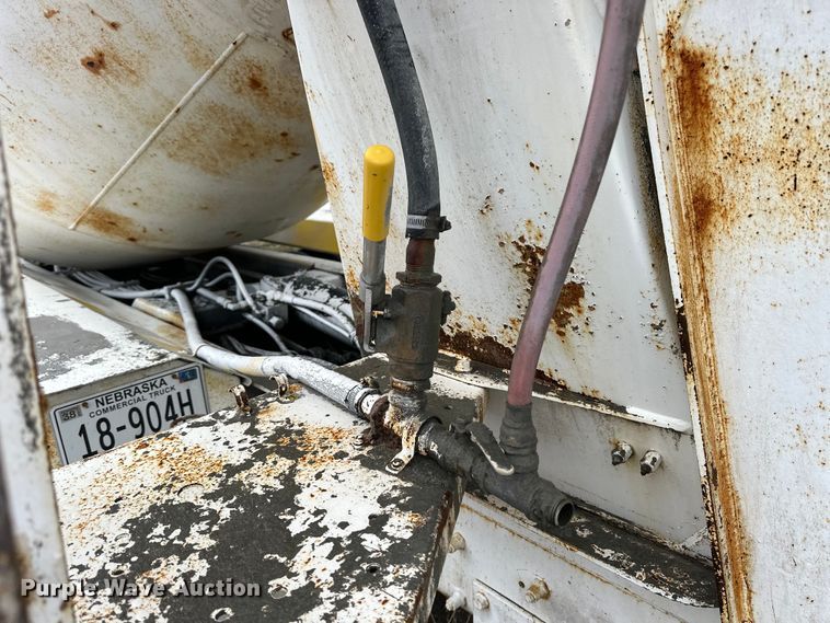 image for item OE9178 2001 Mack RD690S ready mix truck