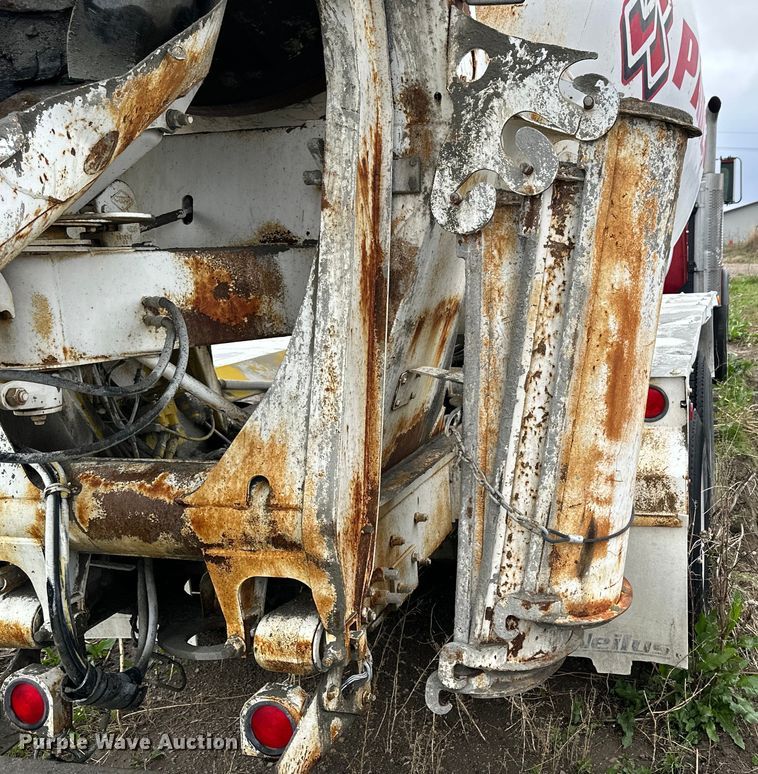 image for item OE9178 2001 Mack RD690S ready mix truck