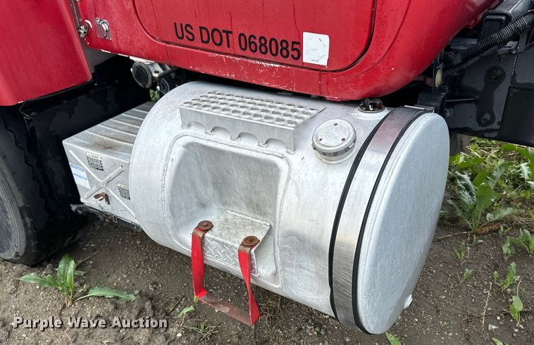 image for item OE9178 2001 Mack RD690S ready mix truck