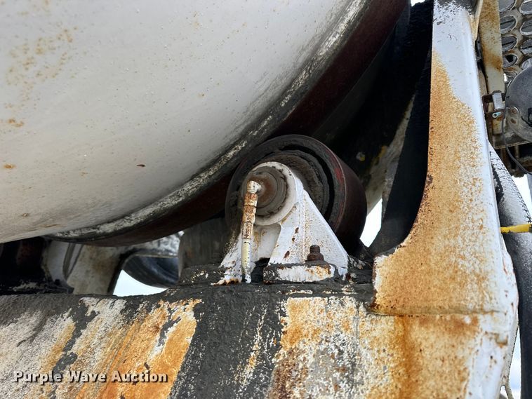 image for item OE9178 2001 Mack RD690S ready mix truck