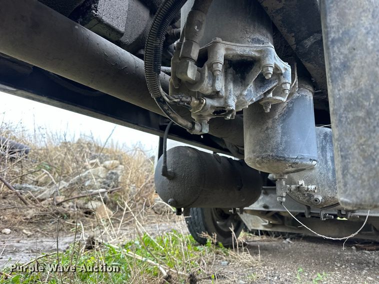 image for item OE9178 2001 Mack RD690S ready mix truck