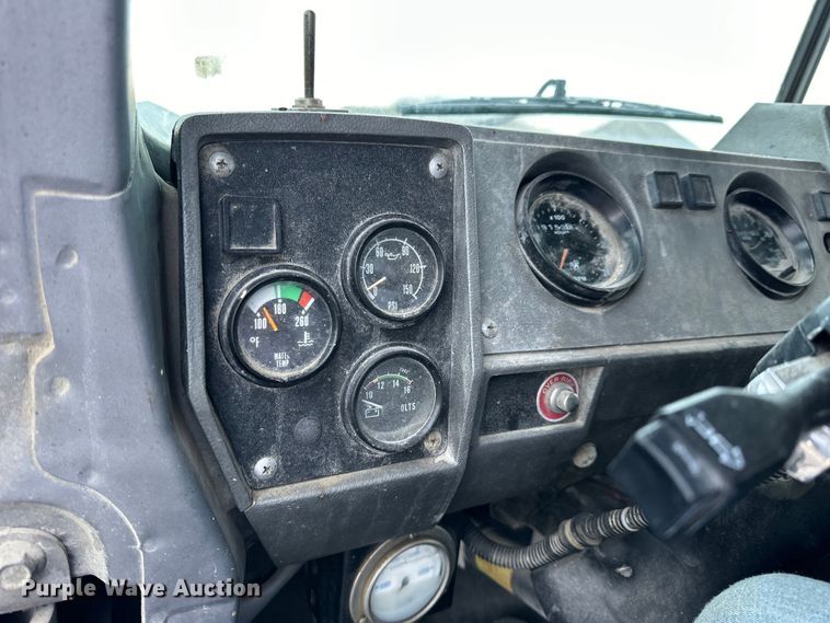 image for item OE9178 2001 Mack RD690S ready mix truck