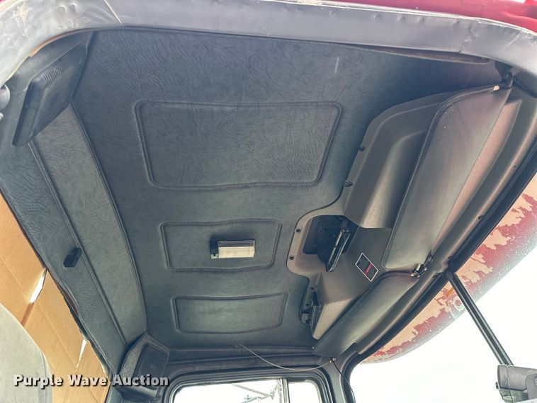 image for item OE9178 2001 Mack RD690S ready mix truck