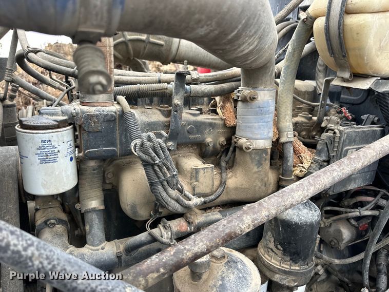 image for item OE9178 2001 Mack RD690S ready mix truck