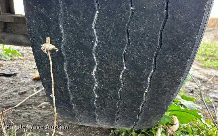 image for item OE9178 2001 Mack RD690S ready mix truck