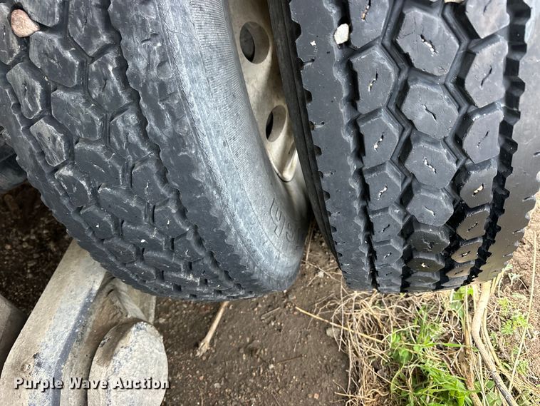 image for item OE9178 2001 Mack RD690S ready mix truck