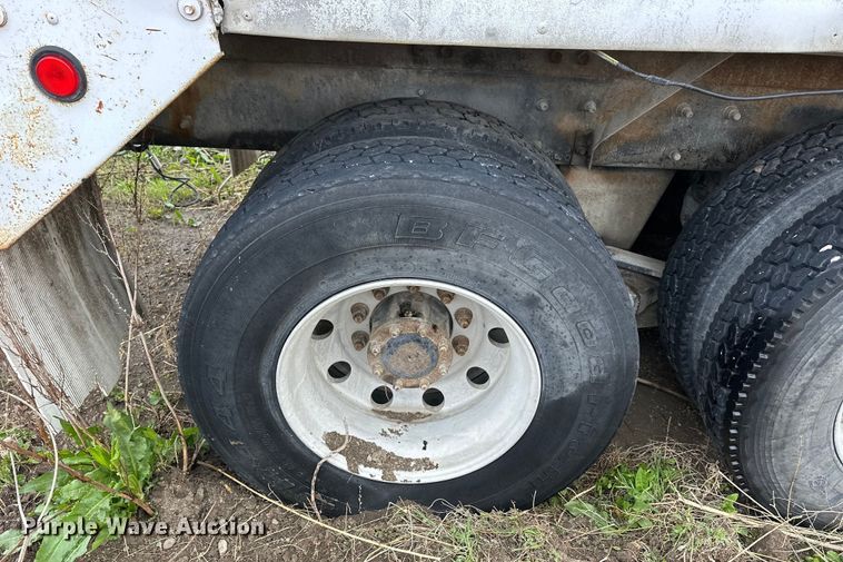 image for item OE9178 2001 Mack RD690S ready mix truck