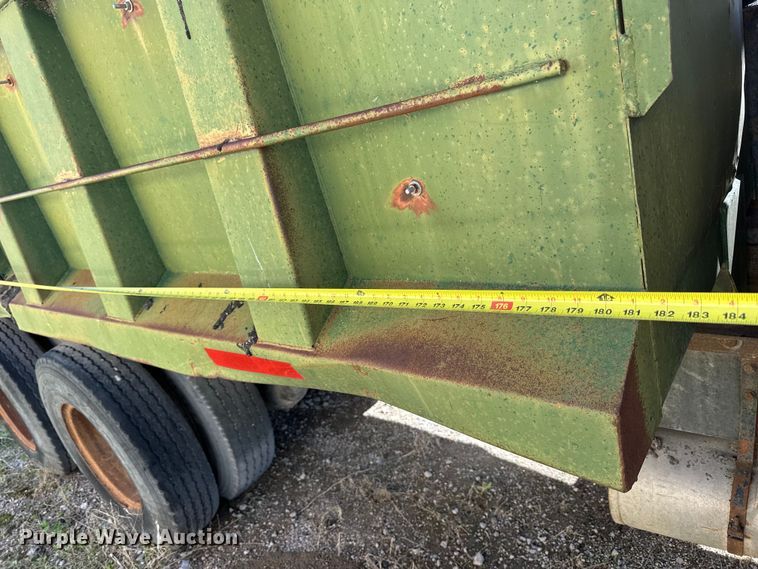 image for item OE9183 1989 Ford L900 dump truck