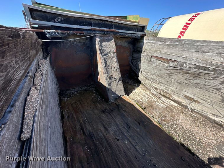 image for item OE9183 1989 Ford L900 dump truck