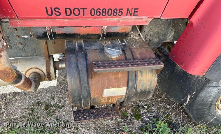 image for item OE9183 1989 Ford L900 dump truck