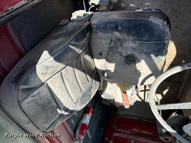 image for item OE9183 1989 Ford L900 dump truck