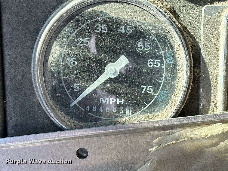 image for item OE9183 1989 Ford L900 dump truck